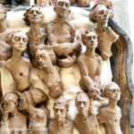 Groupe personnages. Terre crue.