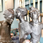 Groupe 3 personnages. Terre cuite.